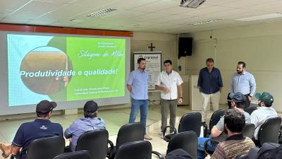 Rações Coprossel realiza palestra sobre qualidade de silagem 